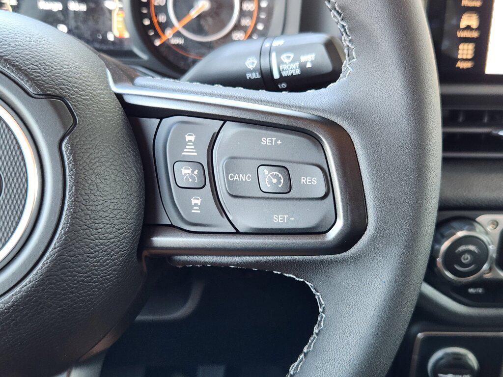 new 2025 Jeep Gladiator car, priced at $46,795