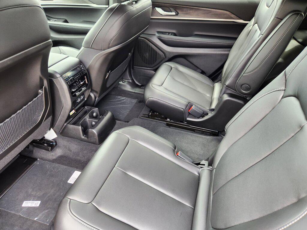 new 2025 Jeep Grand Cherokee L car, priced at $45,750