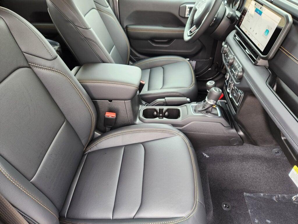 new 2025 Jeep Gladiator car, priced at $45,075