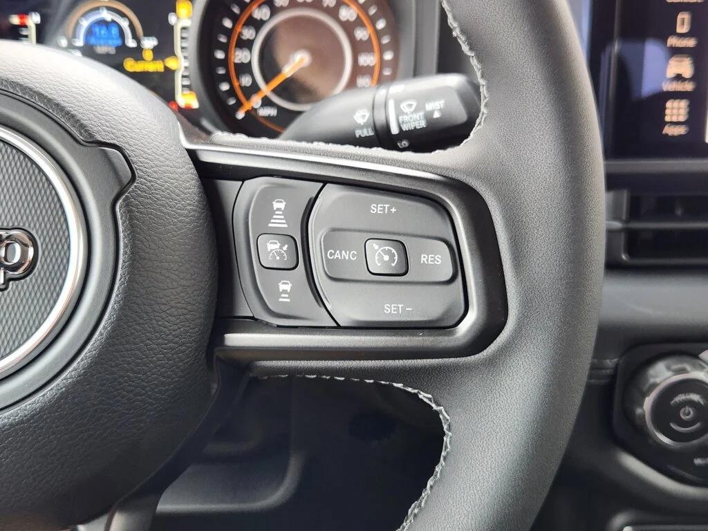 new 2025 Jeep Gladiator car, priced at $45,075