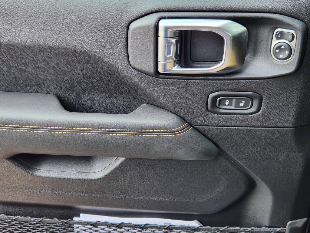 new 2025 Jeep Gladiator car, priced at $45,075