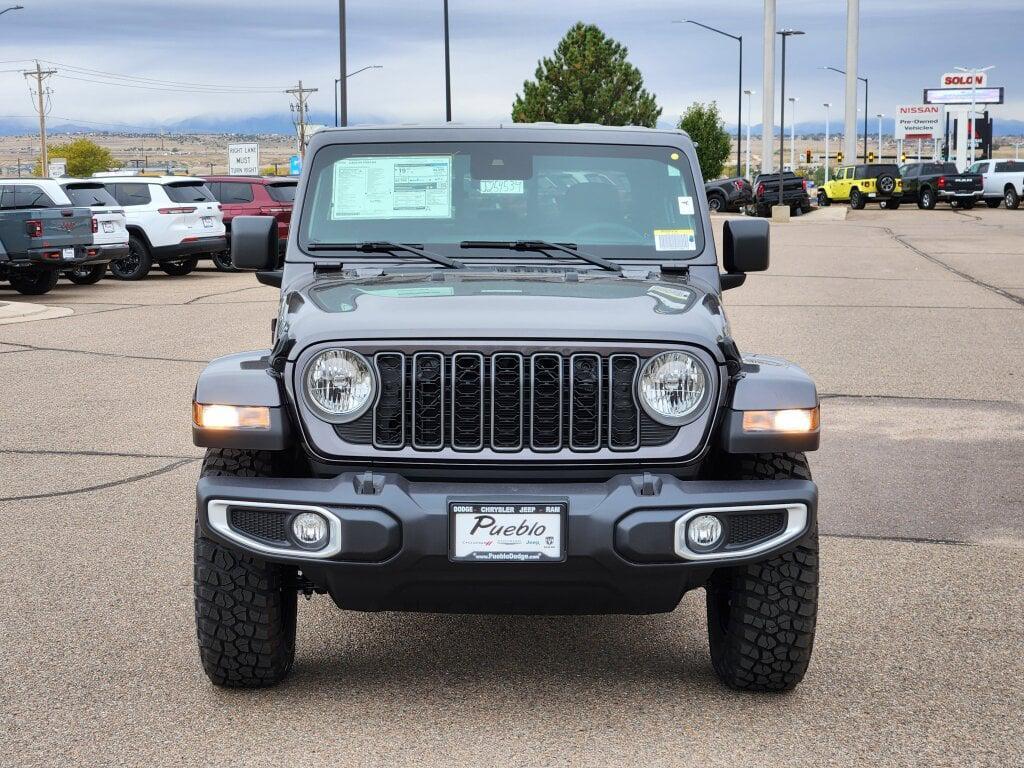 new 2025 Jeep Gladiator car, priced at $45,075