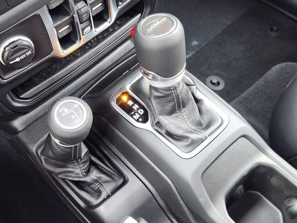 new 2025 Jeep Gladiator car, priced at $45,075