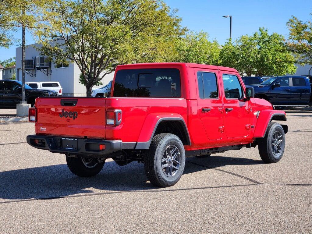 new 2025 Jeep Gladiator car, priced at $43,671