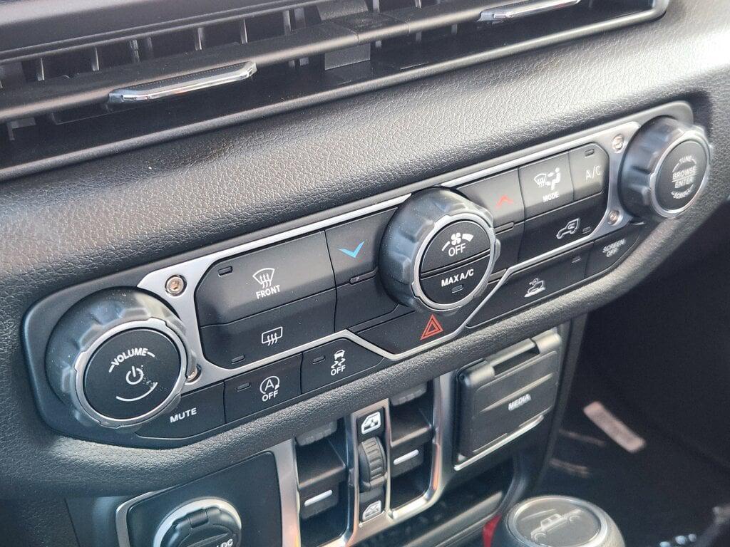 new 2025 Jeep Gladiator car, priced at $43,671