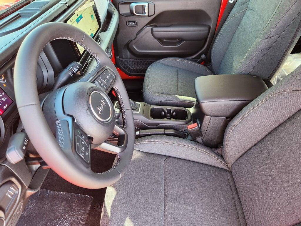 new 2025 Jeep Gladiator car, priced at $43,671