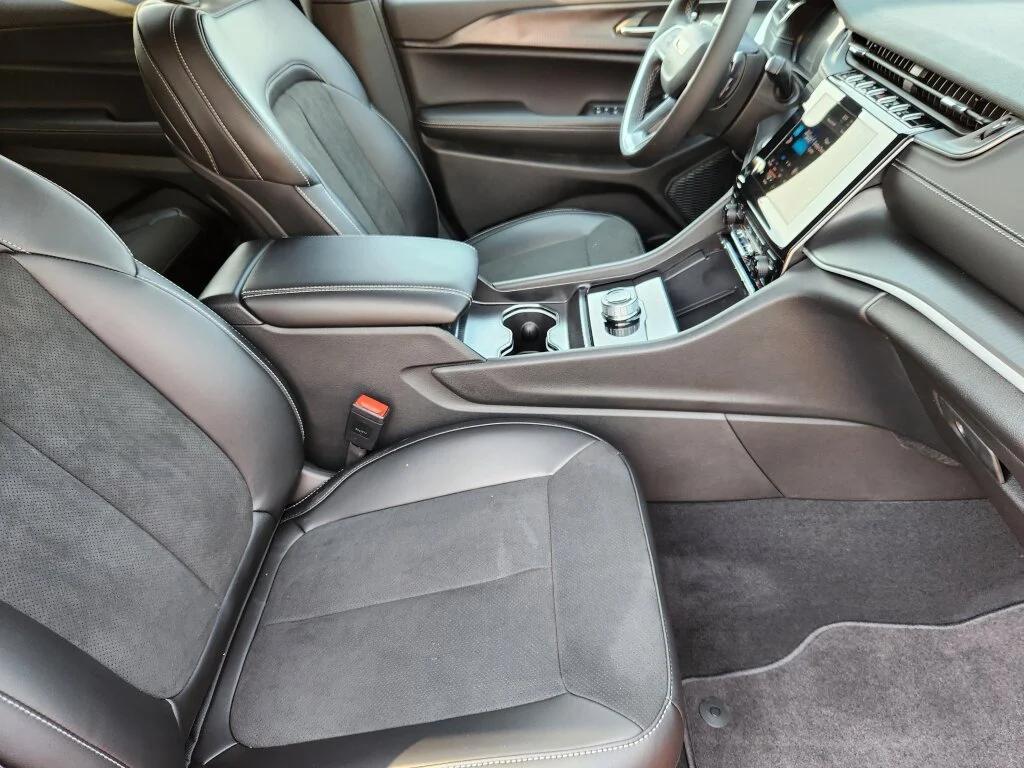 new 2025 Jeep Grand Cherokee L car, priced at $45,317