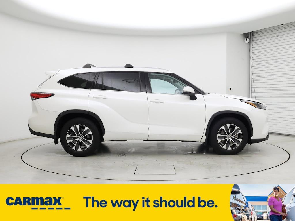 used 2021 Toyota Highlander car, priced at $34,998