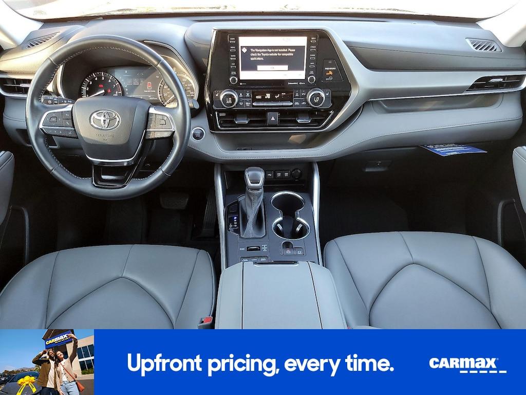 used 2021 Toyota Highlander car, priced at $33,998