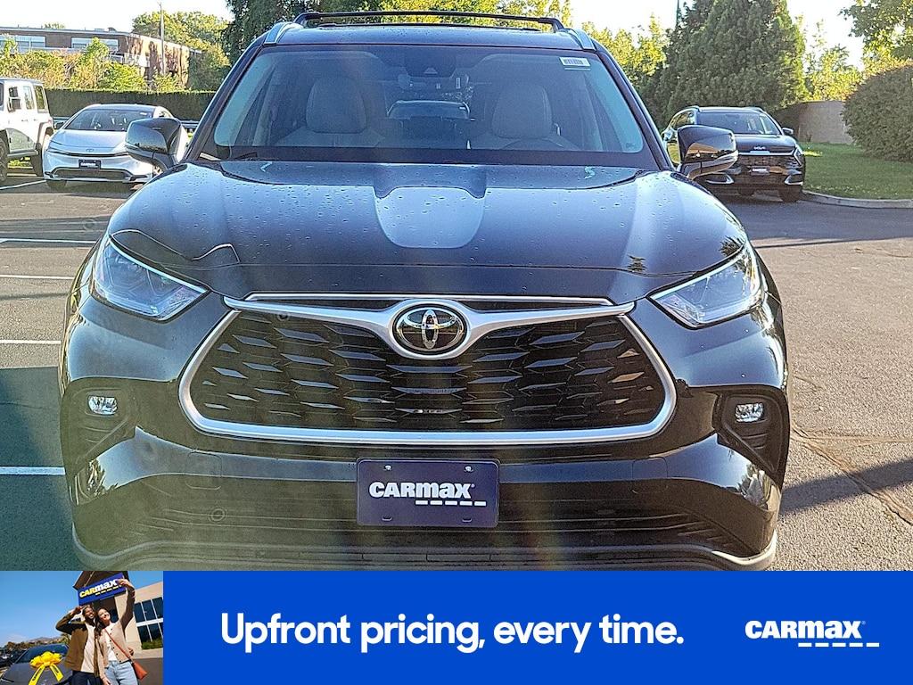 used 2021 Toyota Highlander car, priced at $33,998