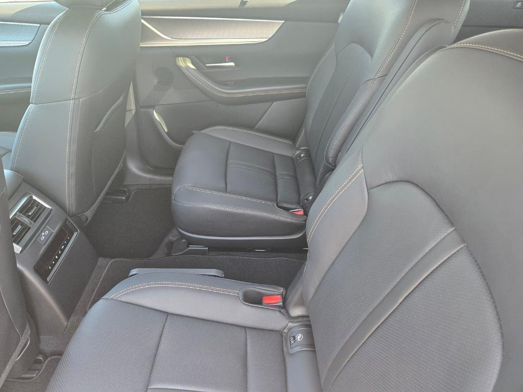new 2025 Mazda CX-90 car, priced at $43,475