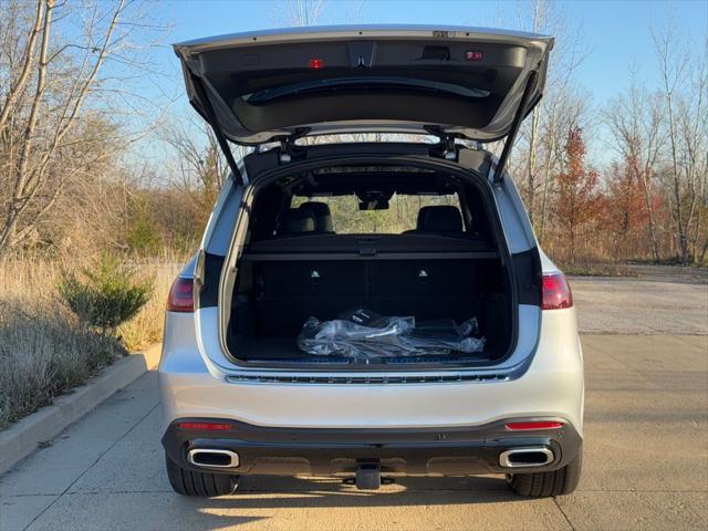 new 2025 Mercedes-Benz GLS 450 car, priced at $100,800