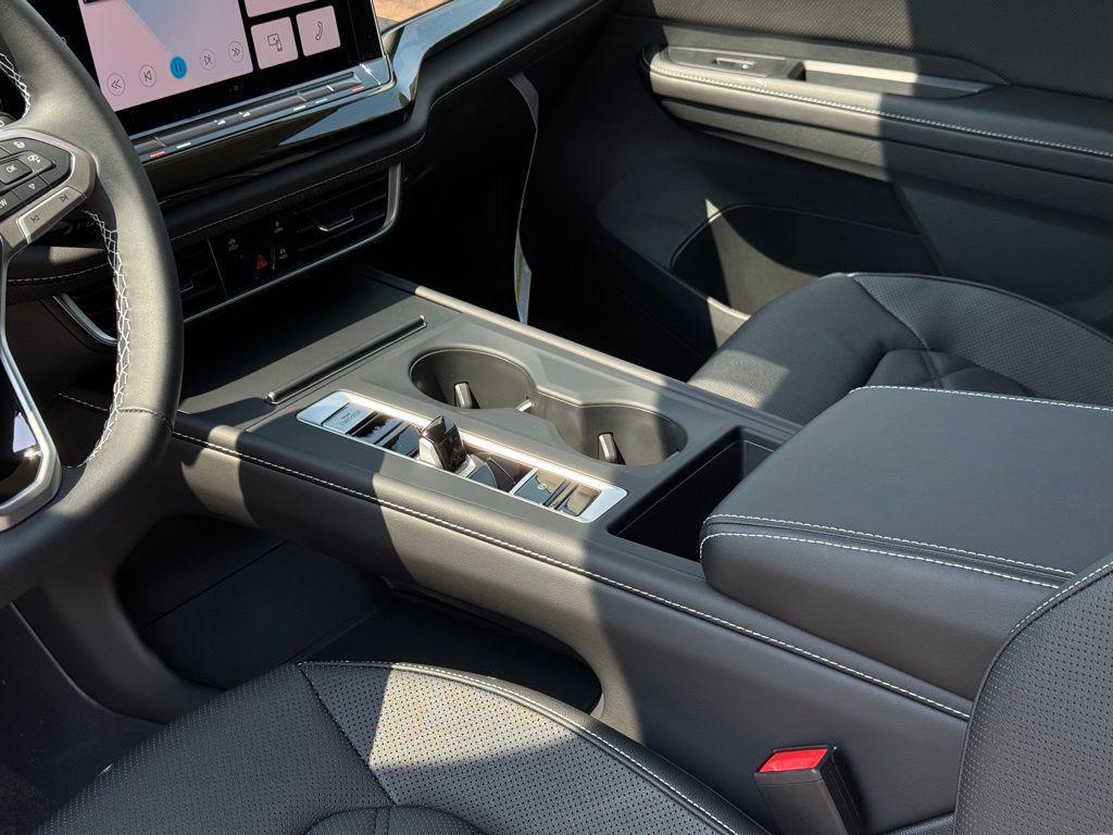 new 2025 Volkswagen Atlas car, priced at $38,336