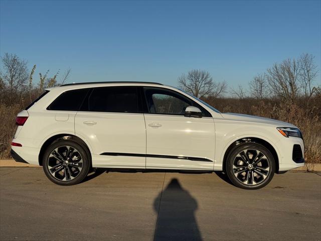 new 2025 Audi Q7 car, priced at $77,750