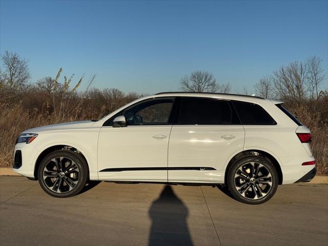 new 2025 Audi Q7 car, priced at $77,750