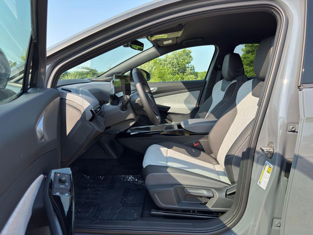 new 2025 Volkswagen ID.4 car, priced at $44,188