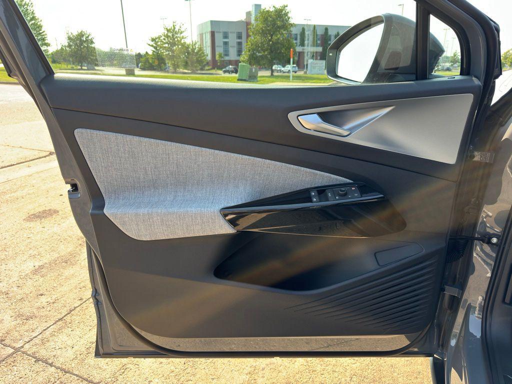 new 2025 Volkswagen ID.4 car, priced at $44,188