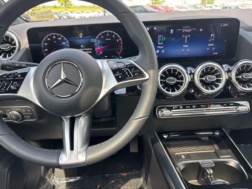 used 2025 Mercedes-Benz GLA 250 car, priced at $40,300