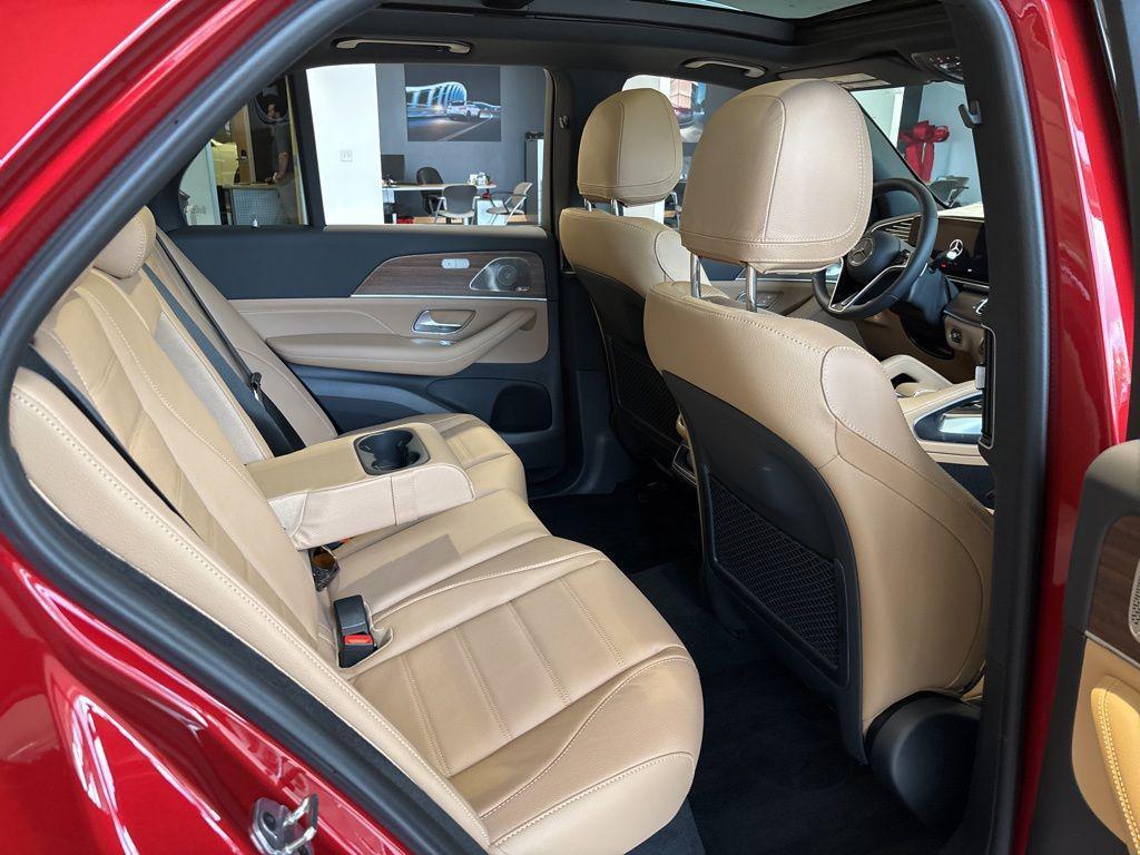 new 2025 Mercedes-Benz GLE 450 car, priced at $87,978