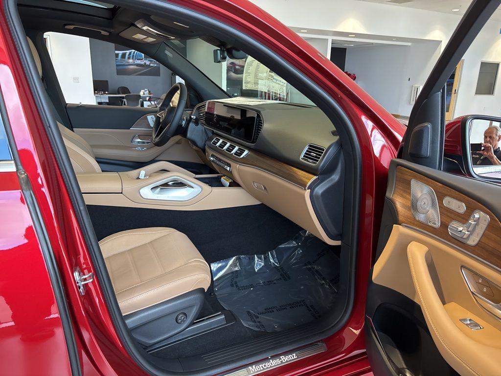 new 2025 Mercedes-Benz GLE 450 car, priced at $87,978