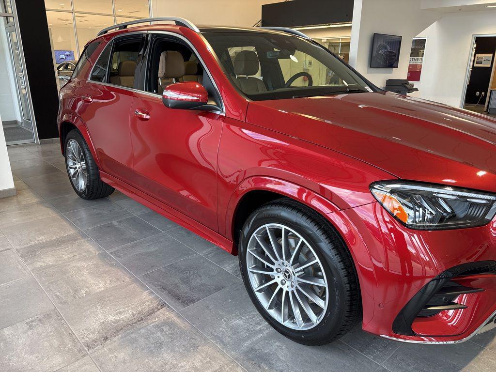 new 2025 Mercedes-Benz GLE 450 car, priced at $87,978