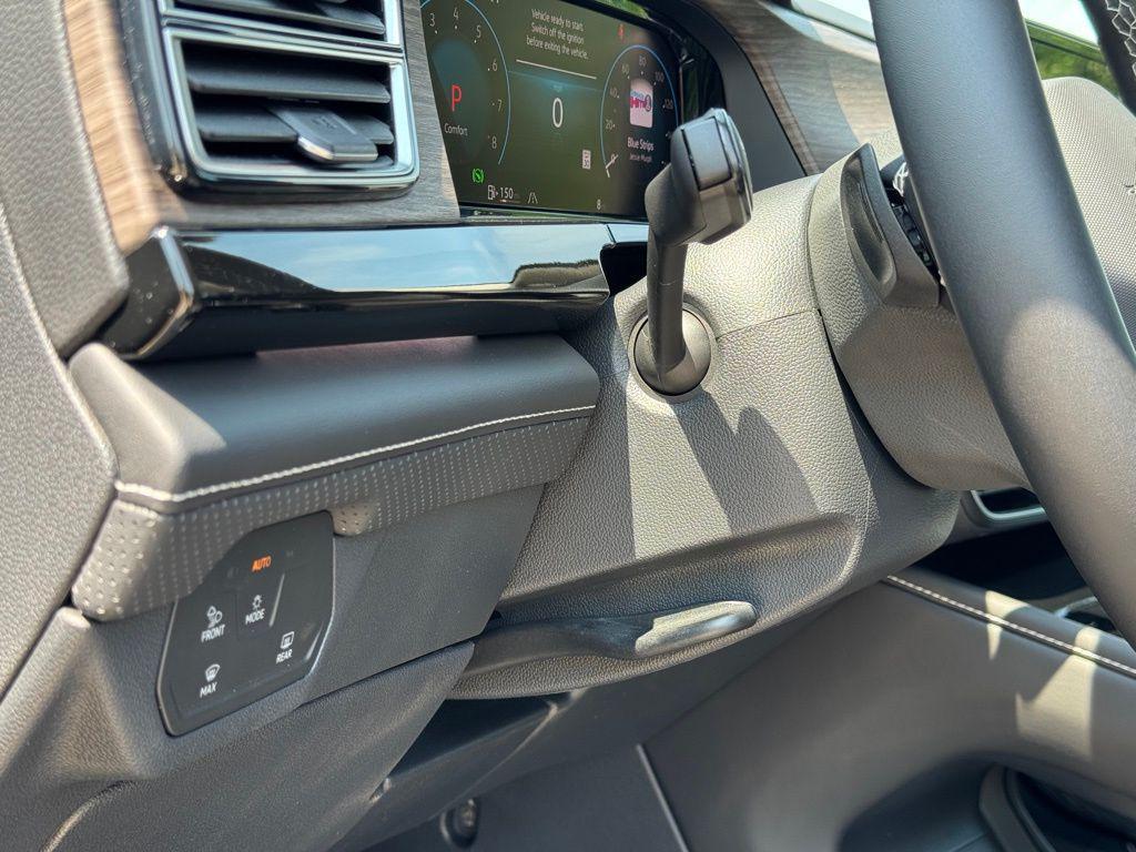 new 2025 Volkswagen Atlas car, priced at $45,538