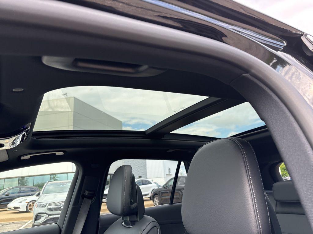 new 2025 Mercedes-Benz GLC 350e car, priced at $72,183