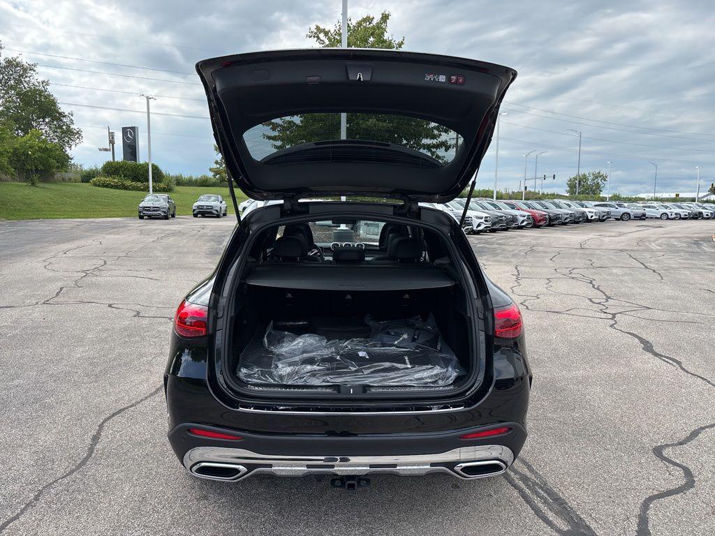 new 2025 Mercedes-Benz GLC 350e car, priced at $72,183