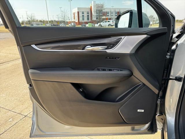 used 2024 Cadillac XT6 car, priced at $50,227