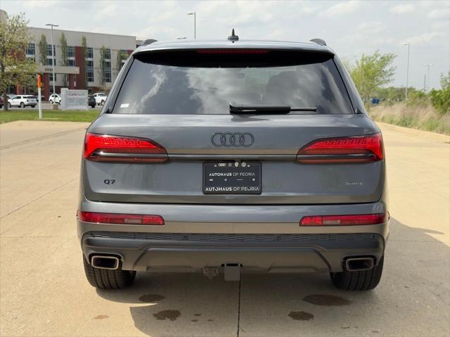 new 2025 Audi Q7 car, priced at $75,118