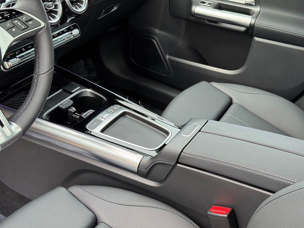 new 2025 Mercedes-Benz GLA 250 car, priced at $49,488