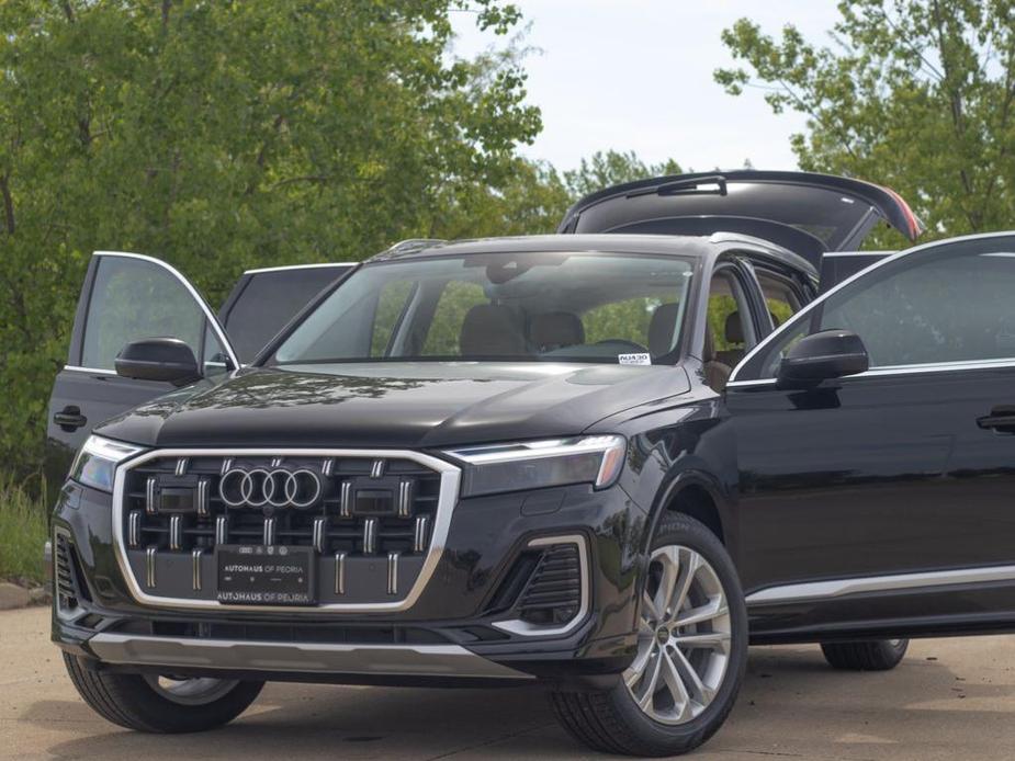 new 2025 Audi Q7 car, priced at $70,400