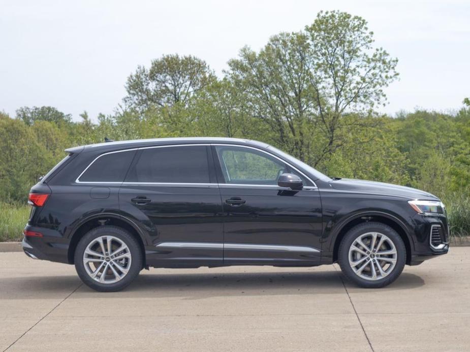 new 2025 Audi Q7 car, priced at $70,400