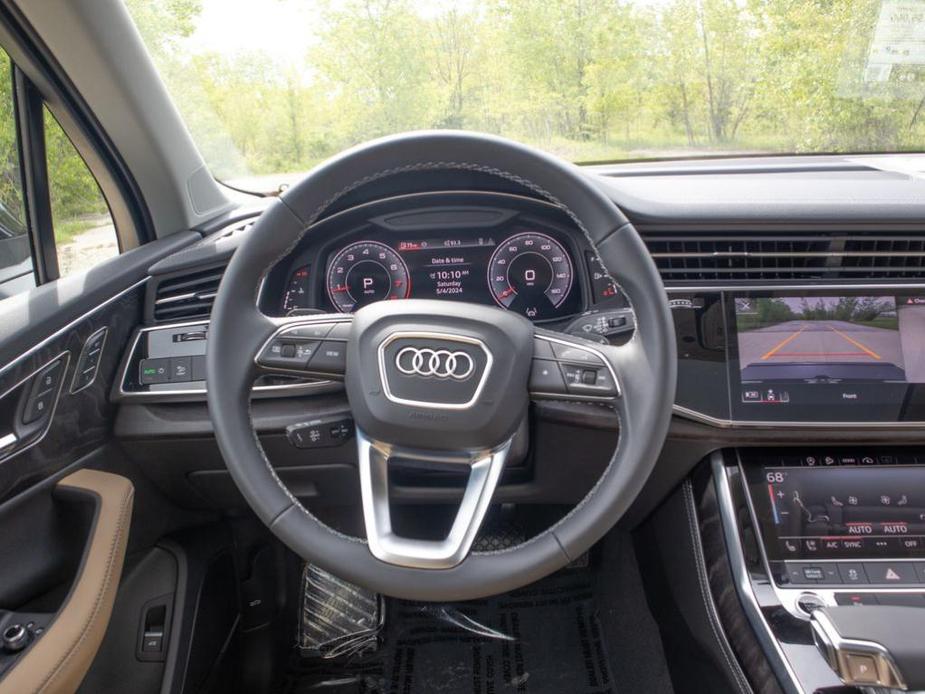 new 2025 Audi Q7 car, priced at $70,400