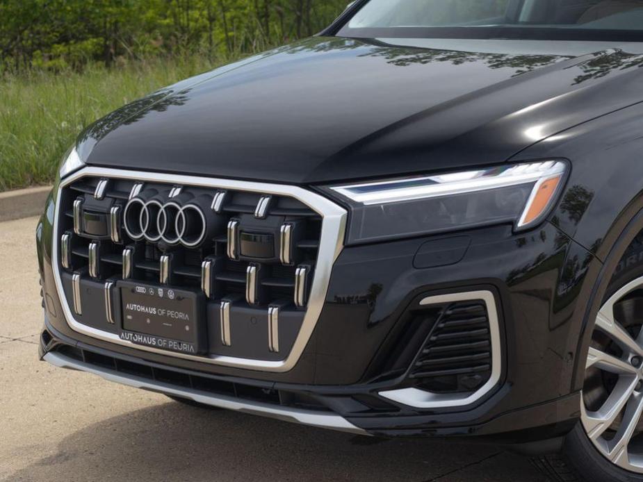 new 2025 Audi Q7 car, priced at $70,400