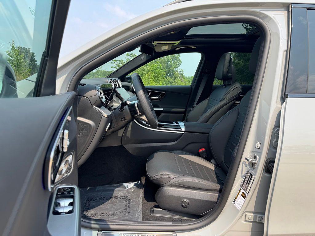 new 2025 Mercedes-Benz GLC 350e car, priced at $72,048
