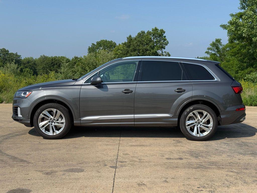 used 2022 Audi Q7 car, priced at $28,061