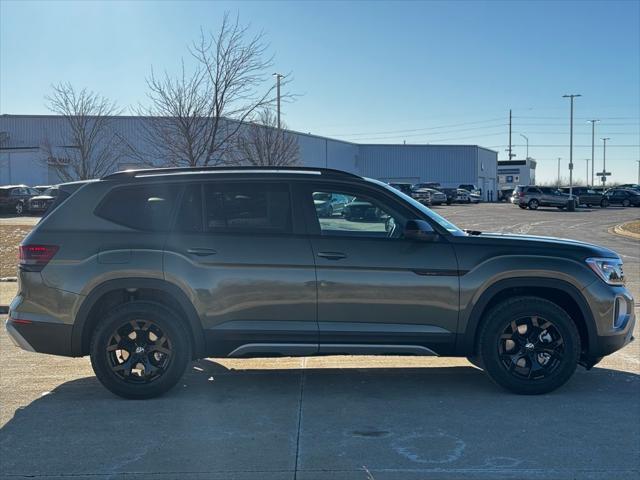 new 2025 Volkswagen Atlas car, priced at $48,139