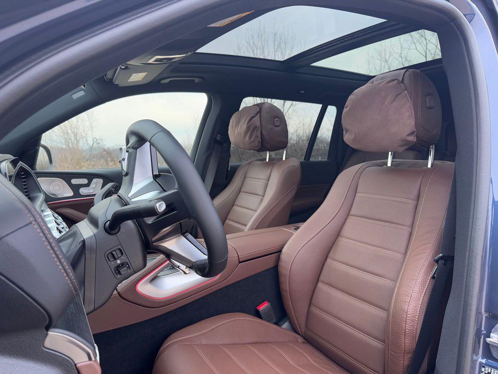 new 2025 Mercedes-Benz GLS 450 car, priced at $101,403