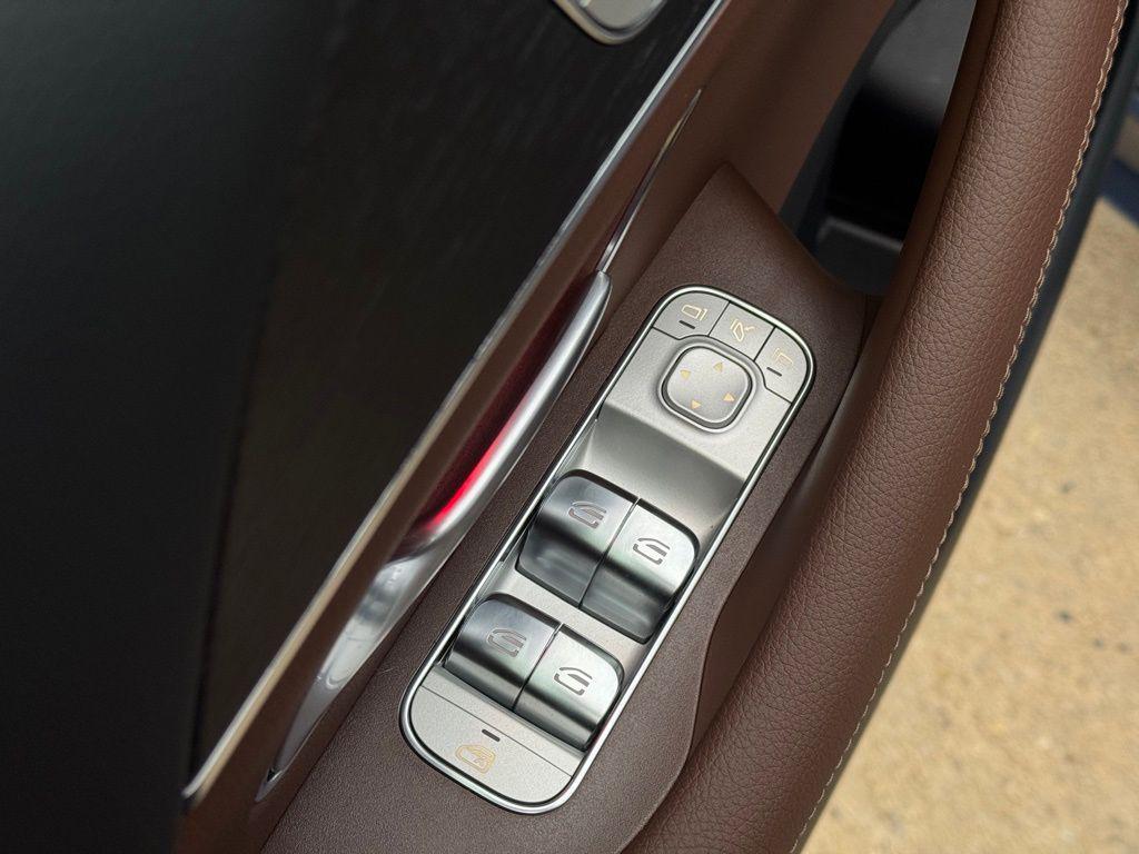 new 2025 Mercedes-Benz GLS 450 car, priced at $101,403