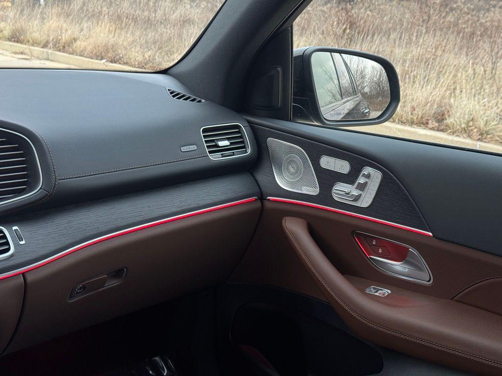 new 2025 Mercedes-Benz GLS 450 car, priced at $101,403