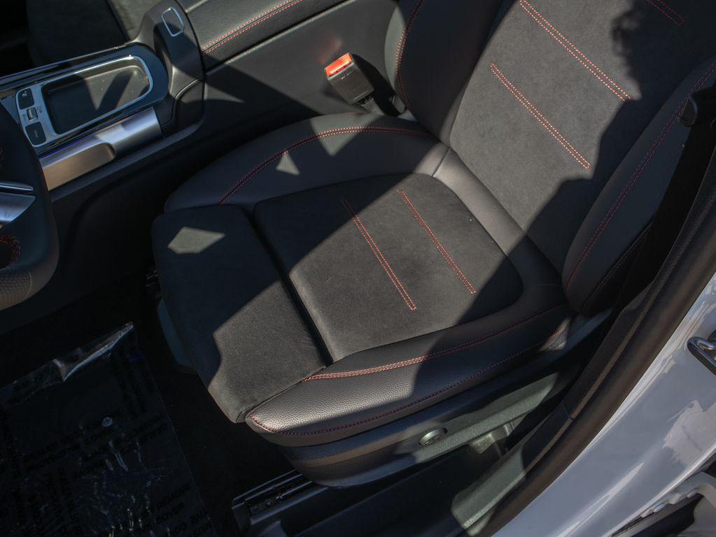 new 2024 Mercedes-Benz GLB 250 car, priced at $47,995