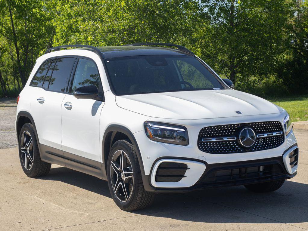 new 2024 Mercedes-Benz GLB 250 car, priced at $47,995