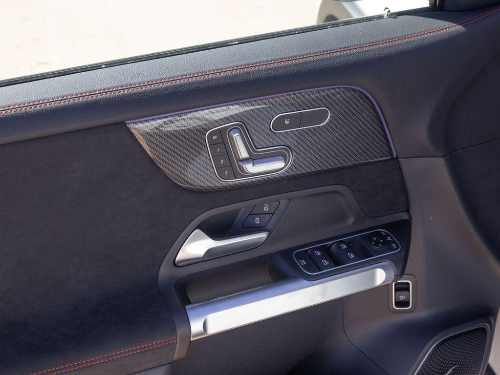 new 2024 Mercedes-Benz GLB 250 car, priced at $47,995