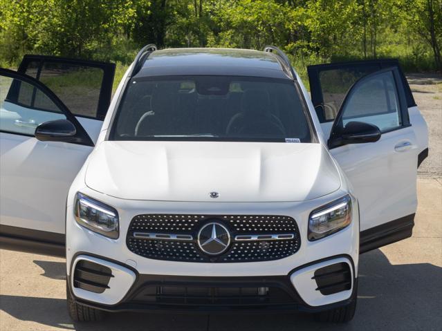 new 2024 Mercedes-Benz GLB 250 car, priced at $54,625