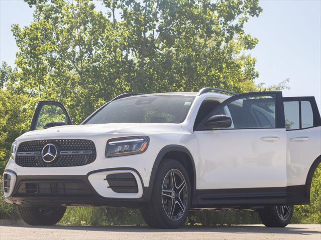 new 2024 Mercedes-Benz GLB 250 car, priced at $54,625