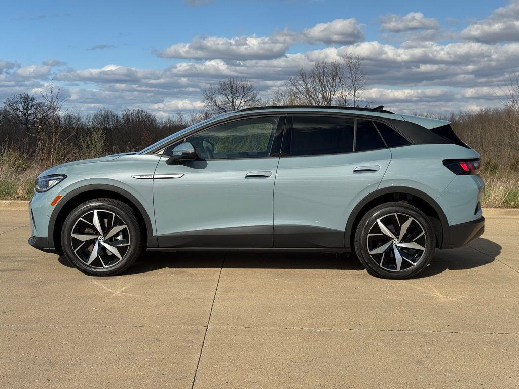 new 2025 Volkswagen ID.4 car, priced at $49,125