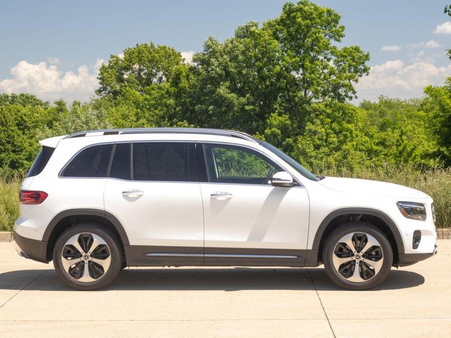 new 2024 Mercedes-Benz GLB 250 car, priced at $51,925