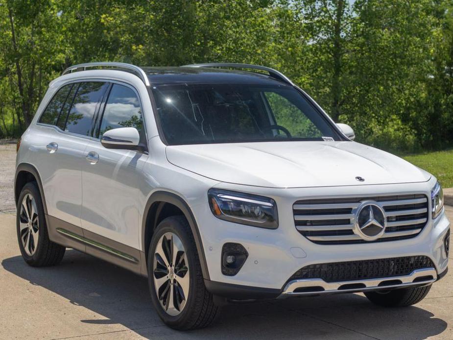 new 2024 Mercedes-Benz GLB 250 car, priced at $51,925