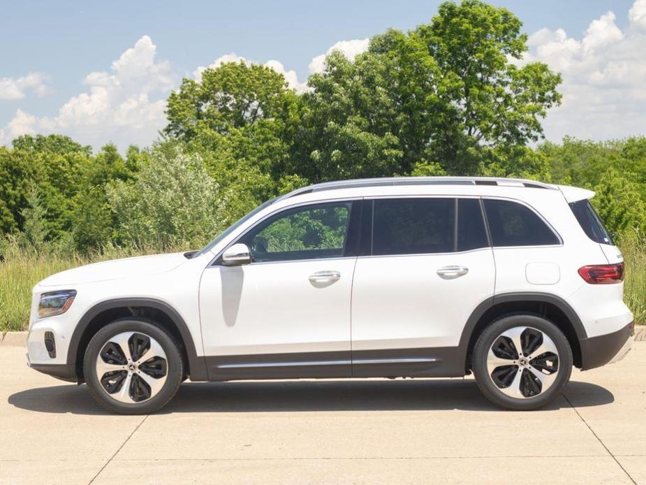 new 2024 Mercedes-Benz GLB 250 car, priced at $51,925